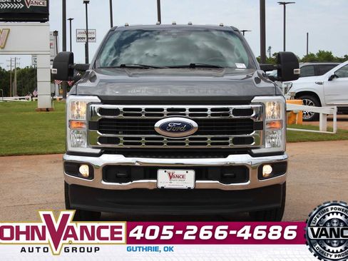 Used 2024 Ford F250 XLT AWD/4WD image 3