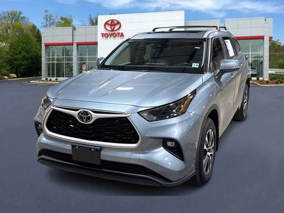 Used 2023 Toyota Highlander XLE