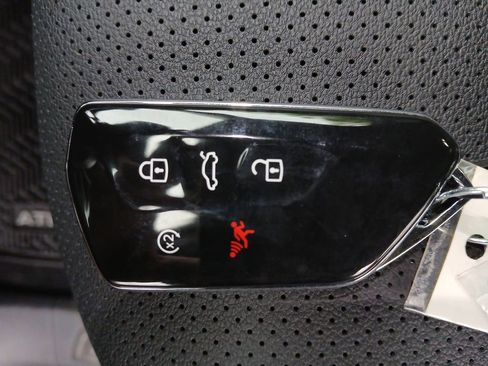 New 2026 Volkswagen Atlas SE image 27