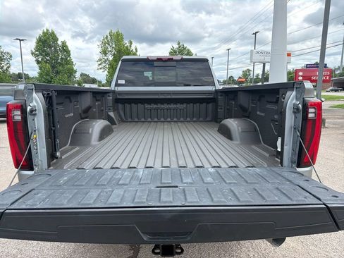 Used 2024 GMC Sierra 2500 Denali Ultimate AWD/4WD image 9