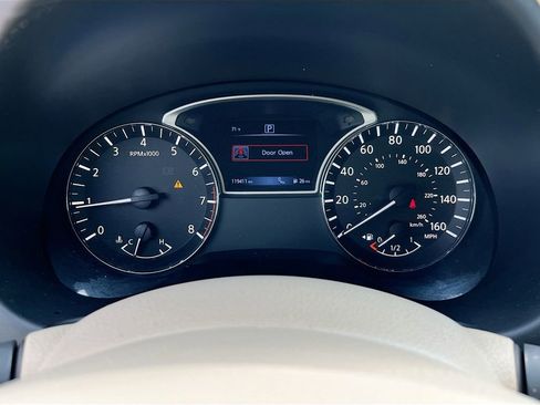 Used 2017 Nissan Altima 2.5 SL w/ Moonroof Package image 16