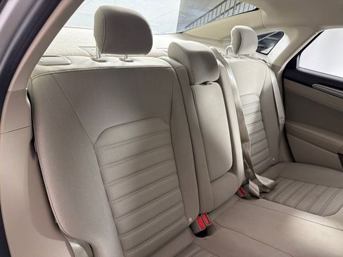 Used 2019 Ford Fusion SE FWD image 20