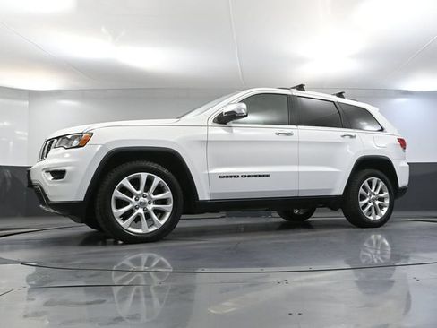 Used 2017 Jeep Grand Cherokee Limited w/ Trailer Tow Group IV AWD/4WD image 52