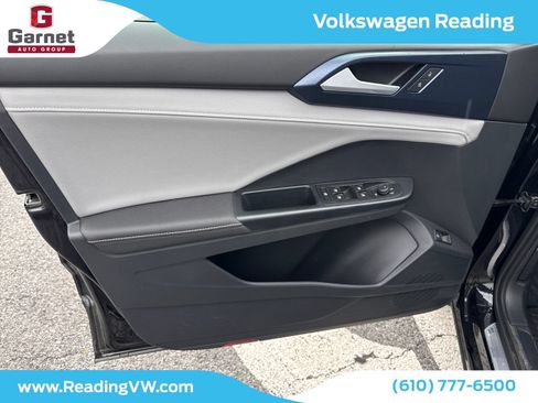 Used 2024 Volkswagen Taos SE AWD/4WD image 12