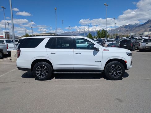 Used 2021 Chevrolet Tahoe Z71 w/ Luxury Package AWD/4WD image 2