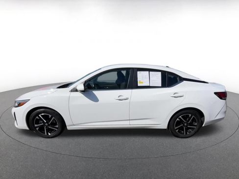 Used 2025 Nissan Sentra SV image 8