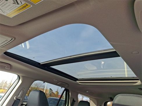 New 2025 Honda Pilot Touring image 12