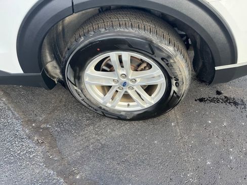 Used 2023 Ford Explorer XLT w/ Equipment Group 202A image 35