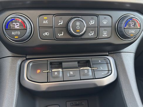 Used 2023 GMC Acadia AT4 w/ Preferred Package image 23