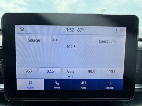 Used 2021 Ford Explorer XLT w/ Equipment Group 202A AWD/4WD image 9