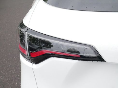 Used 2027 Honda HR-V Sport image 17