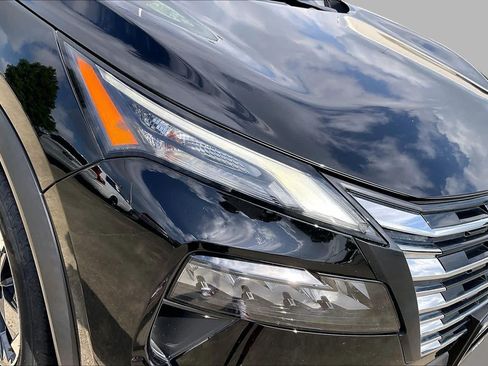 Used 2024 Nissan Rogue SV FWD image 26