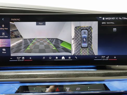 Used 2024 BMW 760i xDrive w/ Premium Package 2 image 12