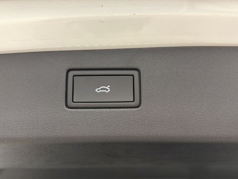 Used 2026 Volkswagen Tiguan SEL R-Line AWD/4WD image 30