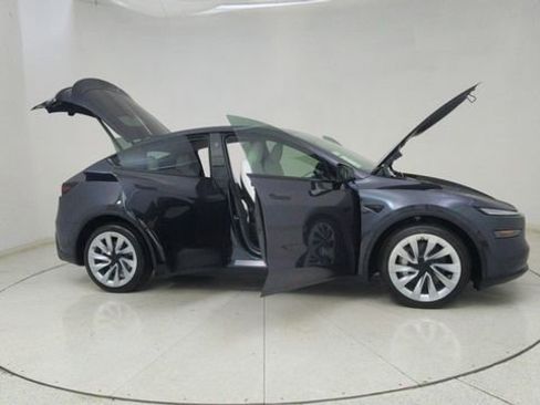 Used 2026 Tesla Model Y Long Range image 70