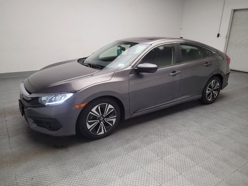 Used 2018 Honda Civic EX-T image 2