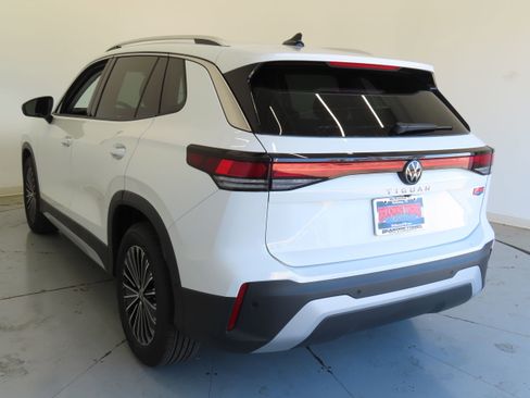 New 2026 Volkswagen Tiguan S FWD image 7