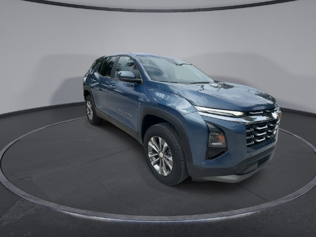 Used 2026 Chevrolet Equinox LT FWD image 2