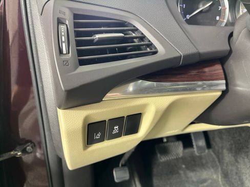 Used 2016 Acura MDX w/ Technology Package AWD/4WD image 32