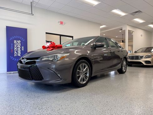 Used 2015 Toyota Camry SE FWD image 14