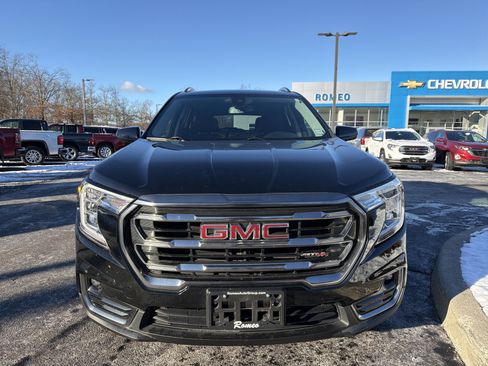 Certified 2022 GMC Terrain AT4 image 2