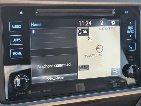 Used 2018 Toyota Tacoma TRD Sport image 15