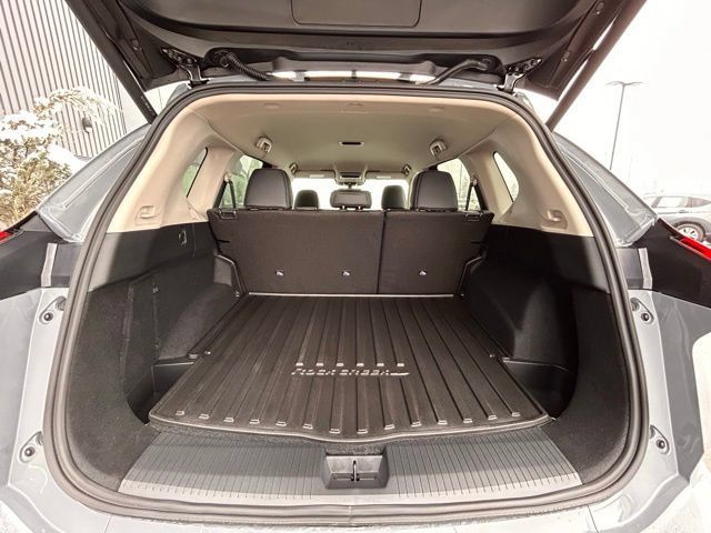 Used 2026 Nissan Rogue SV AWD/4WD image 42