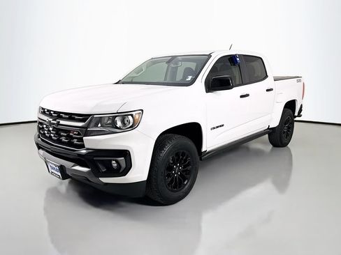 Used 2022 Chevrolet Colorado Z71 AWD/4WD image 3
