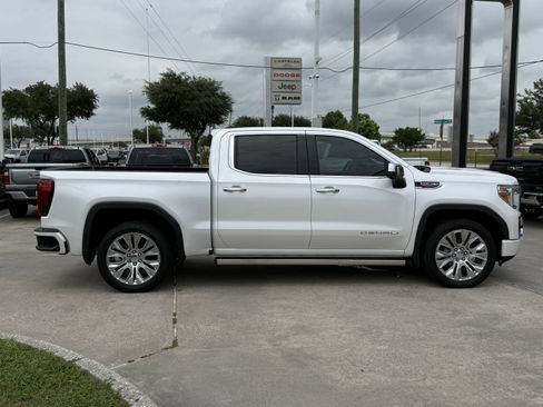Used 2022 GMC Sierra 1500 Denali w/ Denali Premium Package AWD/4WD image 3