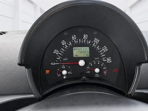 Used 2002 Volkswagen Beetle GLS FWD image 12