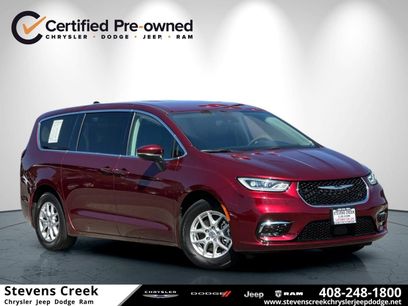 Used 2023 Chrysler Pacifica Touring-L