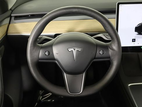 Used 2023 Tesla Model Y Long Range image 37