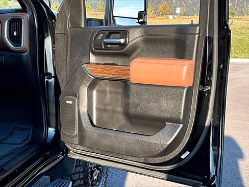 Used 2022 Chevrolet Silverado 3500 High Country w/ Safety Package II image 24