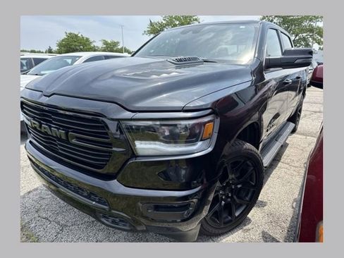 Used 2023 RAM 1500 Laramie AWD/4WD image 1