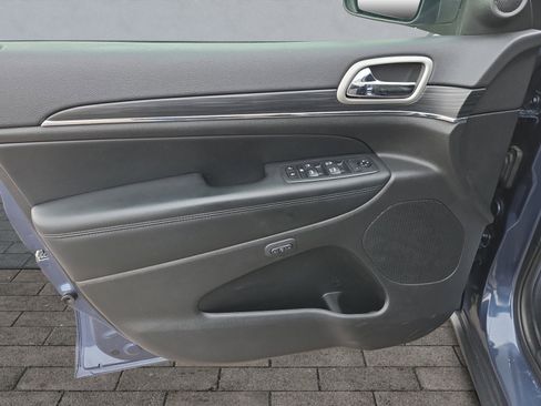 Used 2020 Jeep Grand Cherokee Limited image 10