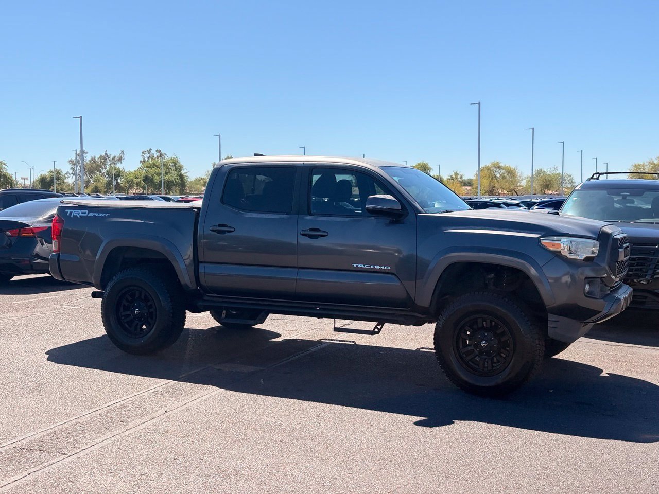 Used 2016 Toyota Tacoma TRD Sport w/ Towing Package RWD image 7
