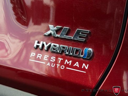 Used 2022 Toyota RAV4 XLE w/ Convenience Package AWD/4WD image 11