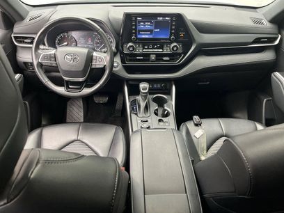 Used 2022 Toyota Highlander XSE