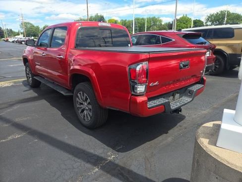 Used 2020 Toyota Tacoma Limited AWD/4WD image 4