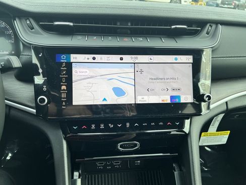 New 2026 Jeep Grand Cherokee Laredo image 10