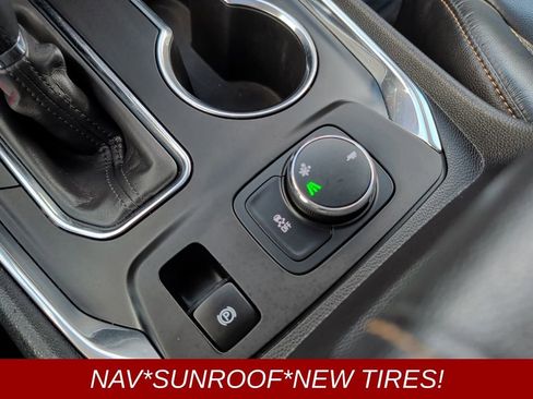 Used 2020 Chevrolet Traverse LT w/ LT Premium Package image 26