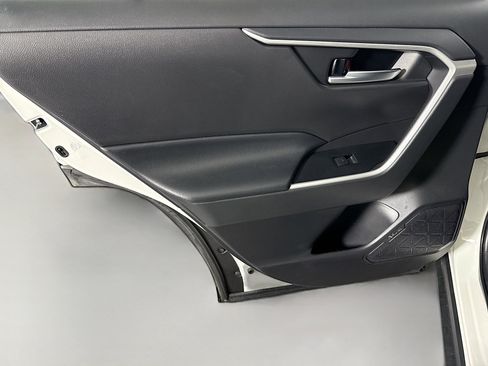 Used 2022 Toyota RAV4 XLE w/ Convenience Package FWD image 26