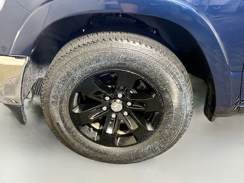 Used 2022 RAM 1500 Laramie AWD/4WD image 13