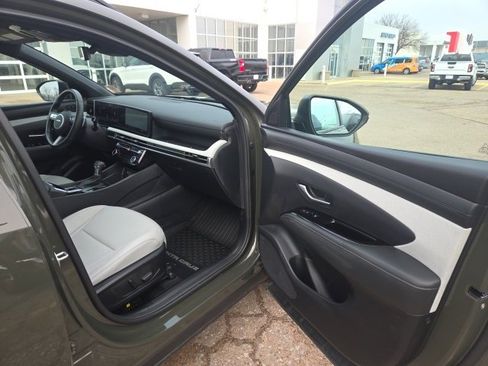 Used 2025 Hyundai Santa Cruz Limited image 37