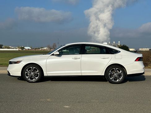 Used 2023 Honda Accord EX image 7