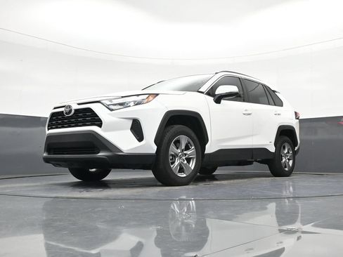 Used 2025 Toyota RAV4 XLE w/ Convenience Package AWD/4WD image 23