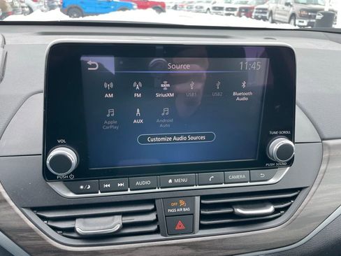 Used 2025 Nissan Altima 2.5 SV image 15