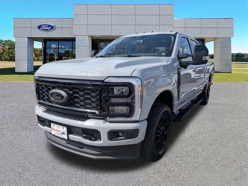 Certified 2026 Ford F250 Lariat w/ Black Appearance Package image 8