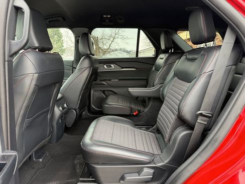 Used 2025 Ford Explorer ST-Line image 35