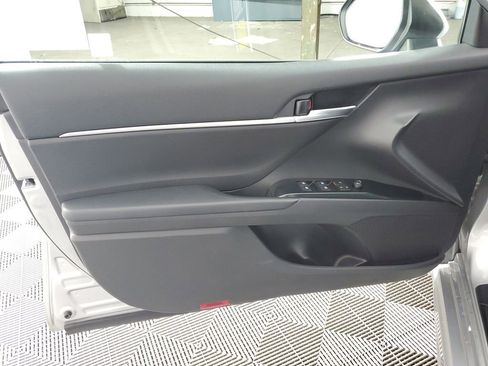 Used 2020 Toyota Camry SE image 27